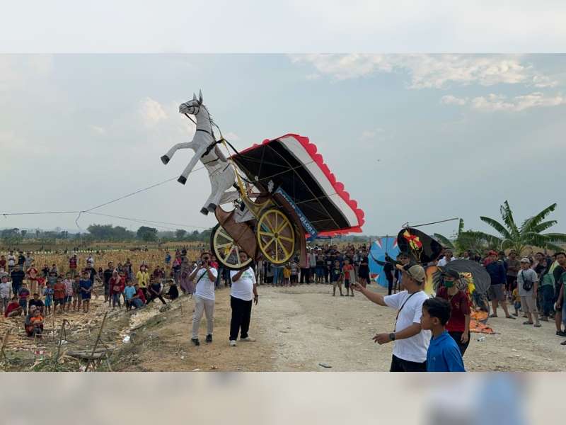 ‘Layangan Dokar’ Raih Jaura Lomba Layan-layang Hias Blora 2024