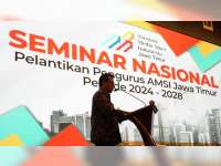 Wakil Menteri Komdigi Nezar Patria Hadiri Pelantikan Pengurus AMSI Jatim 2024-2028