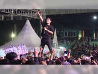 Bergoyang Bersama Charly Van Houten Meriahkan Resepsi Hari Jadi Ke-275 Kabupaten Blora