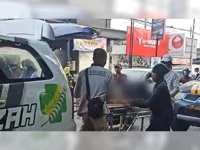 Seorang Pengamen Meninggal Dunia di Teras Toko Depan Pasar Sumberrejo, Bojonegoro