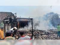 Hari ini, 2 Rumah di Temayang dan Kapas, Bojonegoro Terbakar, Kerugian Capai Rp 420 Juta