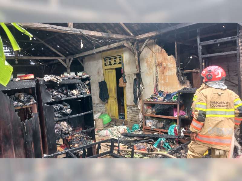 Diduga Akibat Obat Nyamuk Bakar, Rumah Warga Sugihwaras, Bojonegoro Terbakar