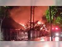 Diduga Akibat Korsleting Listrik, Gudang Kayu di Karangpacar, Bojonegoro Kota Terbakar