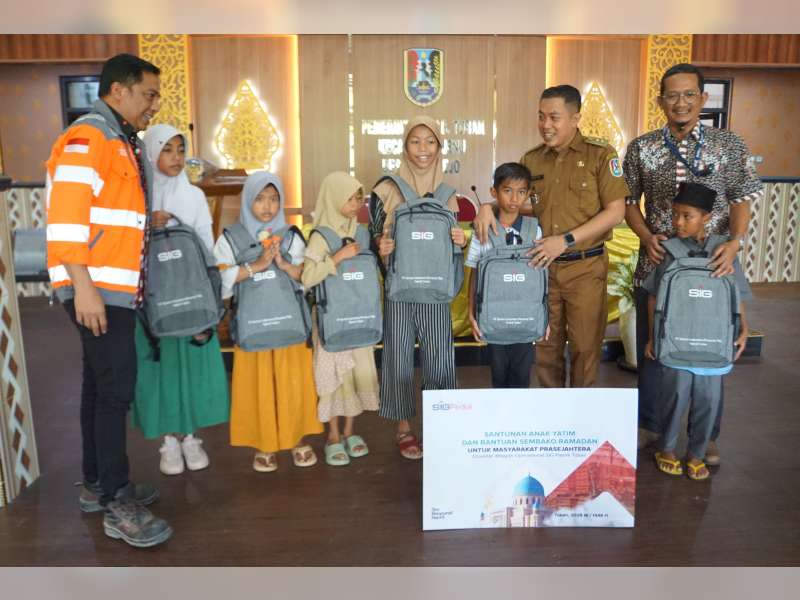 Bulan Suci Ramadan, SIG Salurkan Ribuan Paket Sembako dan Santunan Yatim