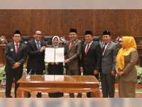 Pj Bupati Adriyanto Hadiri Rapat Paripurna Penetapan Bupati dan Wakil Bupati Bojonegoro Terpilih Periode 2025-2030