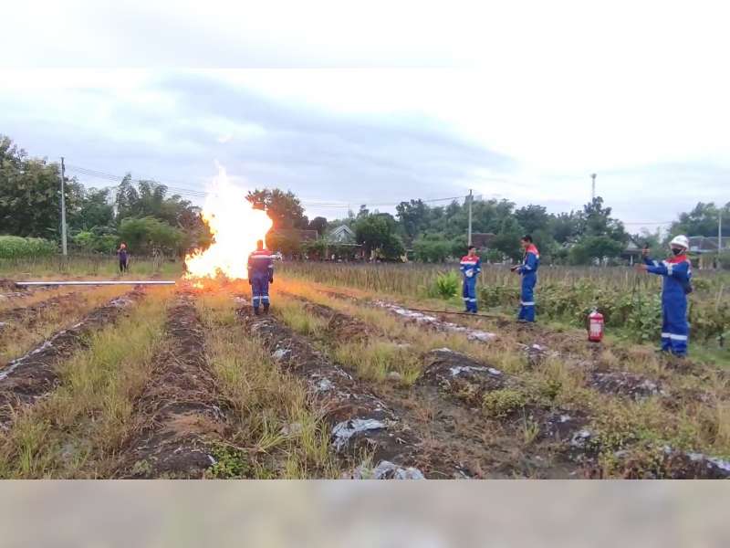 Tak Kunjung Habis, Semburan Gas dari Sumur Bor di Desa Klepek, Bojonegoro Dibakar