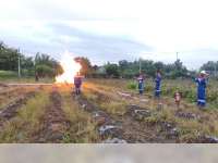 Tak Kunjung Habis, Semburan Gas dari Sumur Bor di Desa Klepek, Bojonegoro Dibakar