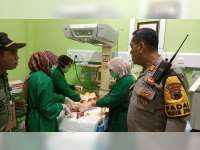 Bayi Laki-laki Tanpa Pakaian Ditemukan di Semak-semak di Blora