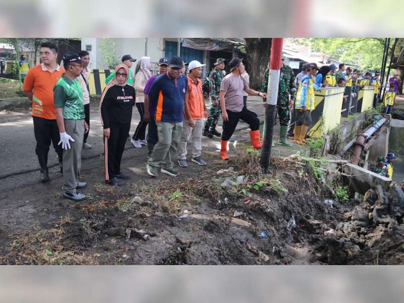 Pasca Banjir, Wakil Bupati Blora Pimpin Bersih-bersih Sejumlah Sungai di Cepu