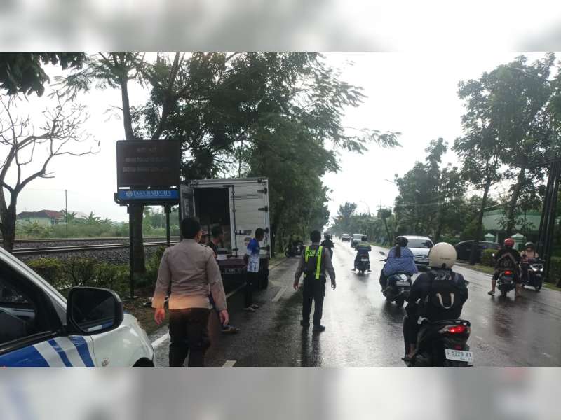 Motor Tabrak Truk Boks dari Belakang, Seorang Pelajar di Kapas, Bojonegoro Meninggal Dunia