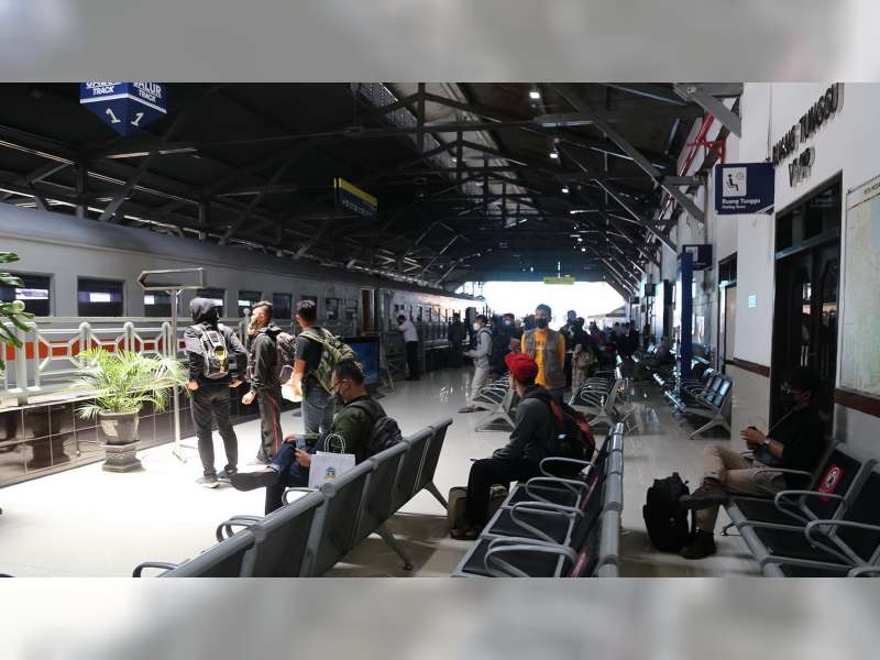 Stasiun Bojonegoro Layani 1.213 Pelanggan Saat Libur Panjang Kenaikan Isa Almasih 2025