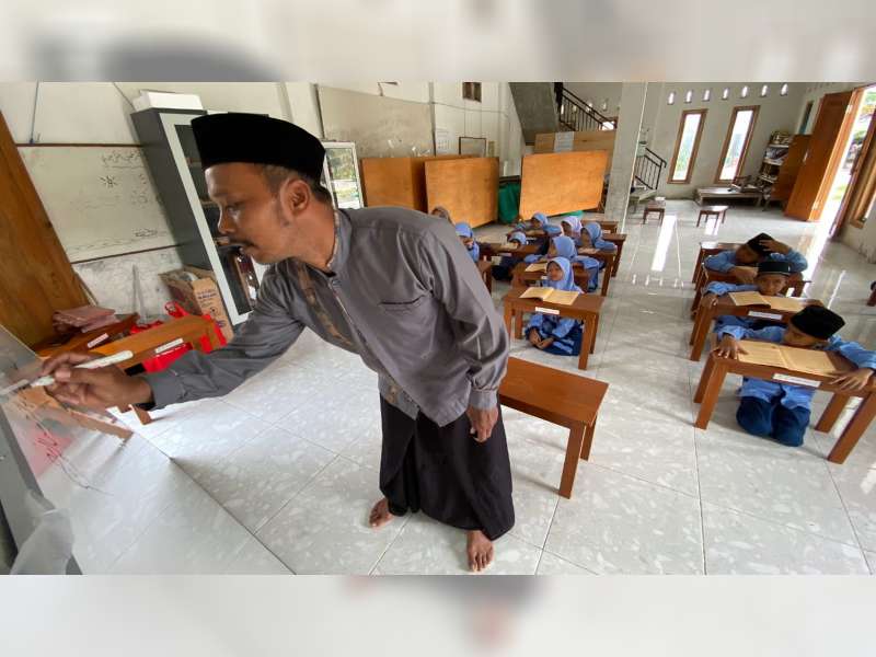 Menjaga Cahaya dari Desa Jelu, Kecamatan Ngasem, Bojonegoro