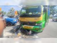 Truk Tabrak Motor di Kalitidu, Bojonegoro, Seorang Pemotor asal Blora Dilarikan ke Rumah Sakit