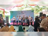 Menko PMK Laksanakan ‘Kick Off’ Program Cek Kesehatan Gratis Sekolah di Bojonegoro