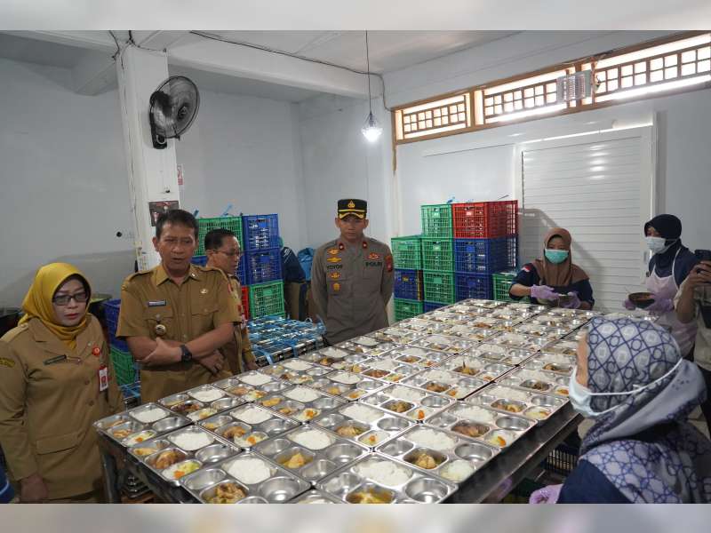 Bupati Wahono Sidak ke Dapur SPPG, Pastikan MBG Aman Dikonsumsi