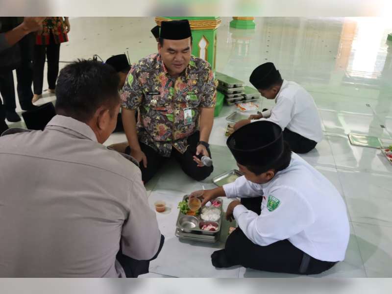 Bupati Blora Sidak MBG di SMP Walisongo Ngawen, Pastikan Siswa Sukai Menu