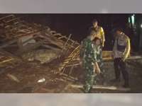 Diterjang Angin, Rumah Warga Tambakrejo, Bojonegoro Roboh, Satu Orang Luka-Luka