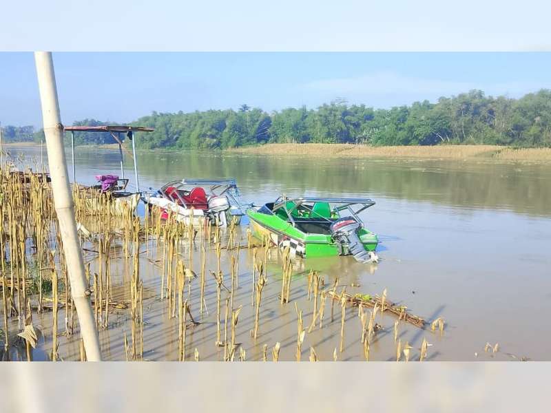 Geger Penemuan Dua Speedboat Hanyut di Bengawan Solo Wilayah Bojonegoro