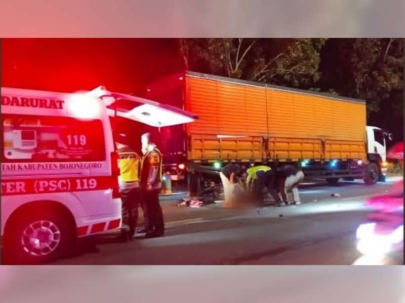 Tabrak Bak Belakang Truk Parkir, Pengendara Motor di Kapas, Bojonegoro Meninggal Dunia