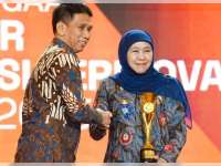 Gubernur Khofifah Bawa Jatim Borong Tiga Penghargaan Inovasi Terdepan di IGA 2025