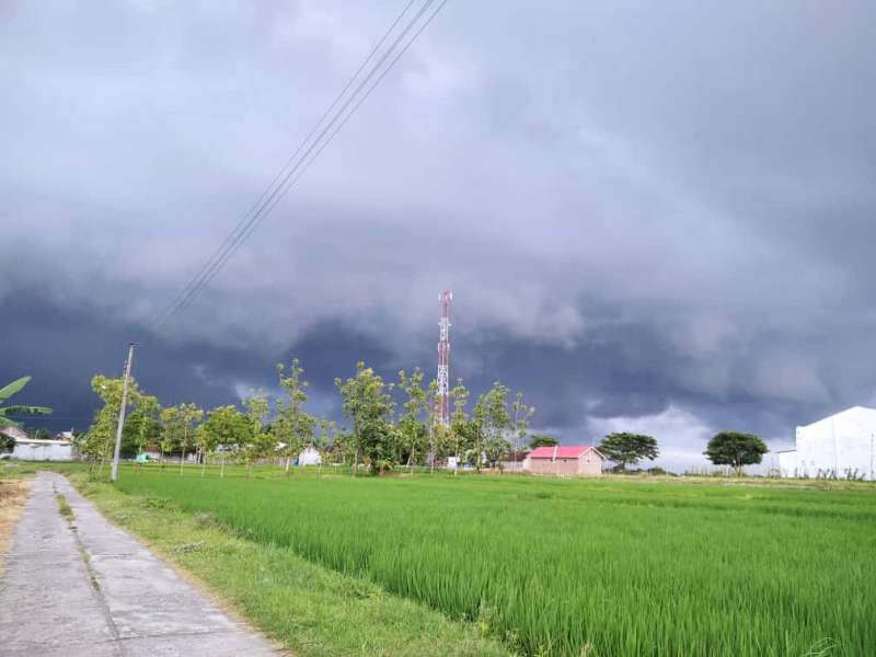 BMKG Prakirakan Curah Hujan Meningkat di Jawa Timur Pertengahan Desember 2025