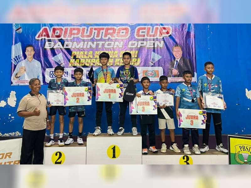 Atlet PB Mannah Bojonegoro Raih Juara II Aduputro Cup Badminton Open 2025 di Kediri