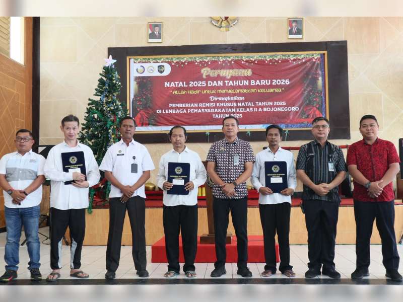 Lapas Bojonegoro Berikan Remisi Khusus Natal 2025 kepada Tiga Warga Binaan