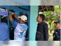 Pemasangan Stiker Miskin di Rumah KPM Bansos Bojonegoro Hampir Tuntas