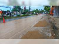 Jalan Raya Bojonegoro-Dander Dipenuhi Lumpur Proyek, Mengganggu Pengguna Jalan hingga Banyak yang Jatuh