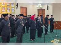 Khofifah Lantik Tujuh Pejabat Eselon II Pemprov Jatim, Ada Bakorwil Bojonegoro