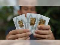 Harga Emas Antam Hari Ini Kembali Turun Rp 22.000 jadi Rp 2.918.000 per Gram