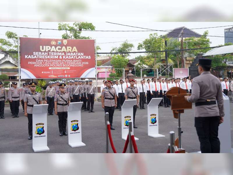 Kapolres Bojonegoro Pimpin Upacara Sertijab Kasat Reskrim dan Kasat Lantas
