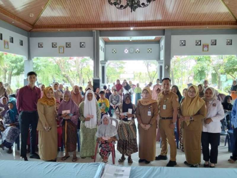Jelang Idulfitri , Pemkab Bojonegoro Salurkan Bansos untuk Warga di Kecamatan Gayam