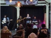 Kamis Malam di Kafe Satu Sisi, Musisi Bojonegoro Berkumpul dalam Harmoni Kolaborasi