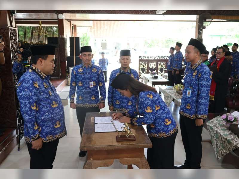 Bupati Blora Ambil Sumpah Ratusan PNS, Tekankan Dedikasi dan Pelayanan Santun kepada Masyarakat