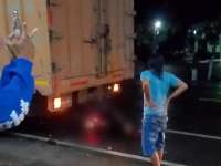 Tabrak Bak Belakang Truk, 2 Pemotor di Kalitidu, Bojonegoro Meninggal Dunia