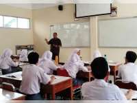 Pemprov Jatim Mulai Terapkan Pembatasan Penggunaan Gadget di Sekolah