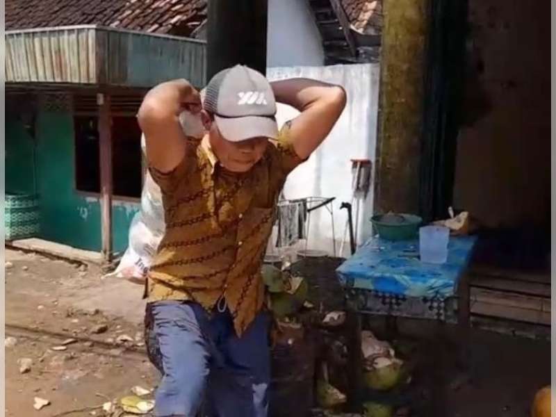 Sumari, Kuli Panggul di Blora Naik Haji Tahun Ini Setelah 20 Tahun Sisihkan Uang Receh