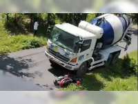 Tabrakan Truk Molen dan Motor di Malo, Bojonegoro, Seorang Pemotor Meninggal, Seorang Lainnya Luka-luka
