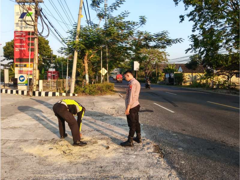 Truk Hino Tabrak Pengendara Motor Hingga Tewas di Baureno, Bojonegoro