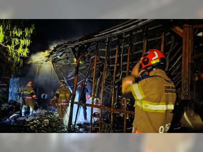 Ditinggal Pergi, Rumah Warga Dander, Bojonegoro Terbakar