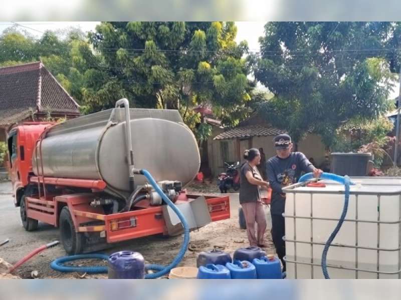 Hadapi Musim Kemarau, Pemkab Bojonegoro Distribusikan Air Bersih ke Sejumlah Desa