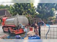 Hadapi Musim Kemarau, Pemkab Bojonegoro Distribusikan Air Bersih ke Sejumlah Desa
