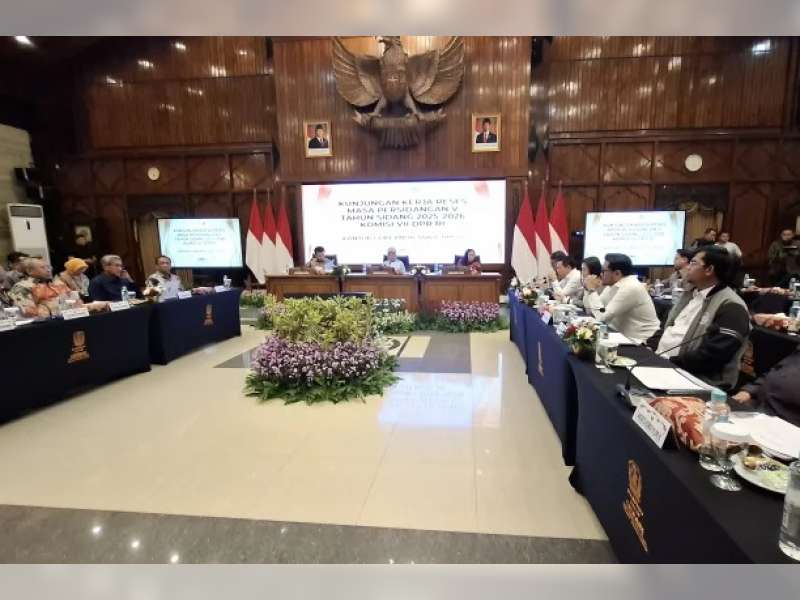 Bahas Isu Strategis Jatim, Komisi VII DPR RI dan Pemprov Soroti Industri, Pariwisata, hingga UMKM