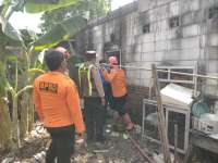 Lupa Matikan Kompor Saat Bikin Susu, Rumah Warga Mojokampung Bojonegoro Ludes Terbakar