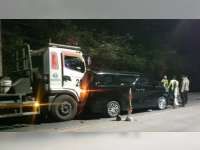Berhenti Saat Ada Perbaikan Jalan, Mobil yang Ditumpangi KH Anwar Zaid Ditubruk Truk di Padangan, Bojonegoro