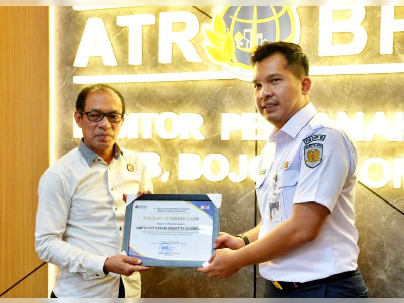 Perkuat Legalitas Aset di Bojonegoro, KAI Daop 8 Terima 18 Sertipikat Elektronik Senilai Rp142,16 Miliar