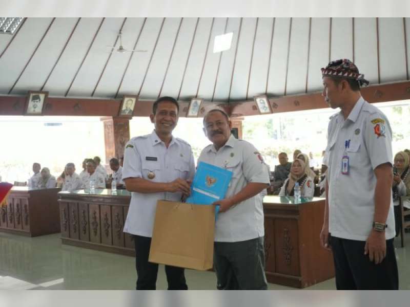 6 ASN Purnatugas Bojonegoro Terima SK Pensiun