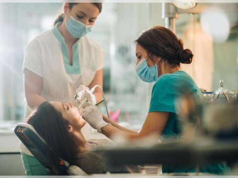 Mitos Cabut Gigi Atas Bikin Buta: Penjelasan Medis dan Anatomi Organ